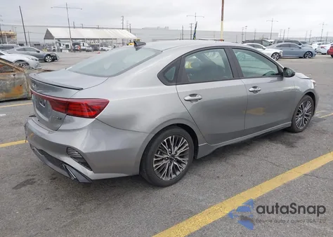 2022 Kia Forte Gt-Line z USA, uszkodzony, nr VIN 3KPF54AD5NE504224